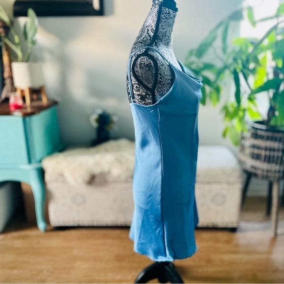 🏷️ 4/$25 Illuminated Slate Blue Satin Cowl Neck Mini Dress, Size Small - Picture 4 of 6